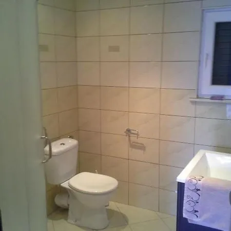 Lejlighed In Tribunj With Balcony, Air Conditioning, Wifi, Washing Machine 5040-1