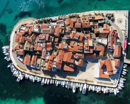 Appartement In Tribunj With Balcony, Air Conditioning, Wifi, Washing Machine 5040-1 *