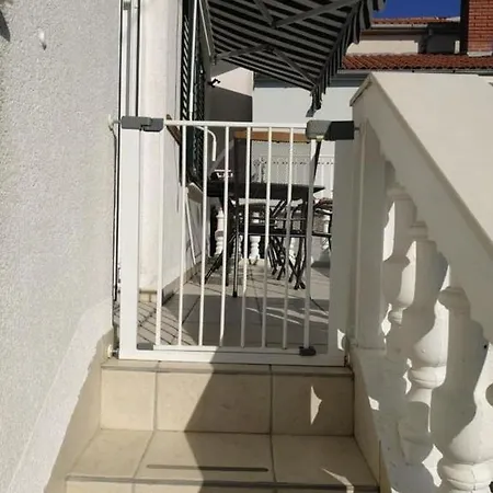 Appartement In Tribunj With Balcony, Air Conditioning, Wifi, Washing Machine 5040-1