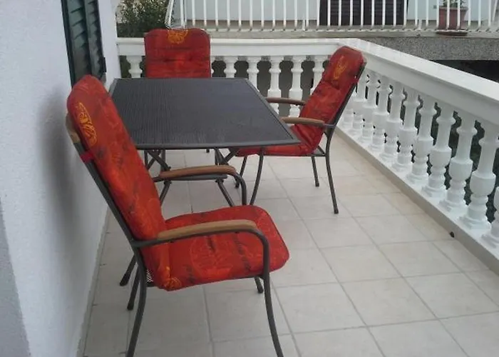 In Tribunj With Balcony, Air Conditioning, Wifi, Washing Machine 5040-1 Appartamento