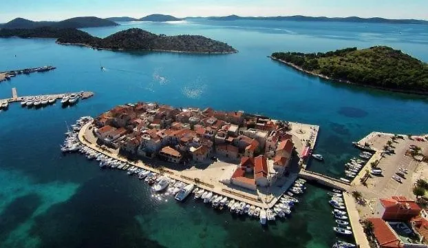 Appartamento In Tribunj With Balcony, Air Conditioning, Wifi, Washing Machine 5040-1 *