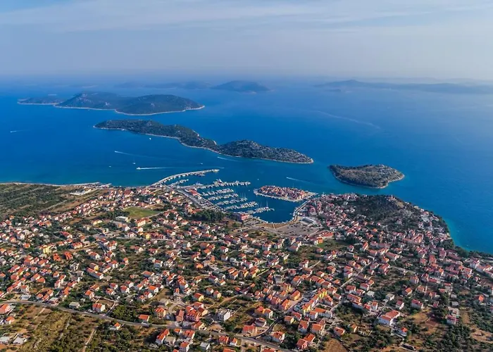 Appartamento In Tribunj With Balcony, Air Conditioning, Wifi, Washing Machine 5040-1